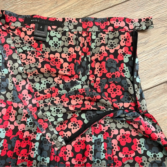 Marc Jacobs 100% silk floral checkered pleated skirt - Picture 4 of 7